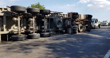 Camion răsturnat în apropiere de Cernavodă - 2