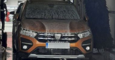 Cât praf, câtă mizerie! Spălătoria auto, o afacere care a devenit înfloritoare la Constanţa - 4