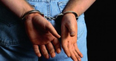 Condamnat la închisoare, în plasa polițiștilor