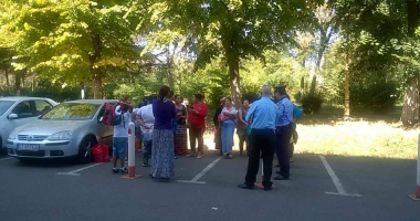 "Îmi voi da foc!" Proteste în fața Primăriei Constanța, împotriva evacuărilor din strada Munții Tatra - 2