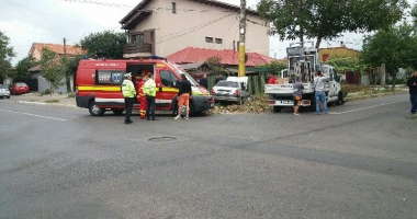 ACCIDENT RUTIER LA CONSTANȚA / O MAȘINĂ S-A IZBIT ÎN STÂLP. SUNT TREI VICTIME! - 2