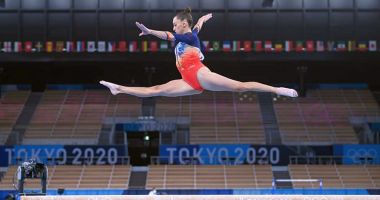 Stire din Sport : Olimpism / A învins durerile la gleznă! Larisa Iordache, în finala de la bârnă