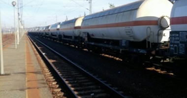 GALERIE FOTO / Pericol de explozie! Pierderi de gaze la un tren staționat în Saligny - 4