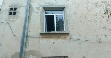 Galerie foto / Două persoane imobilizate la pat, arse într-un incendiu, la Medgidia - 2