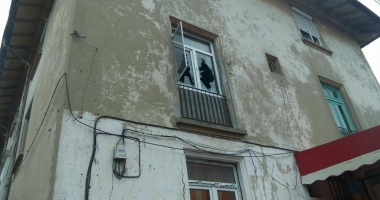 Galerie foto / Două persoane imobilizate la pat, arse într-un incendiu, la Medgidia - 4