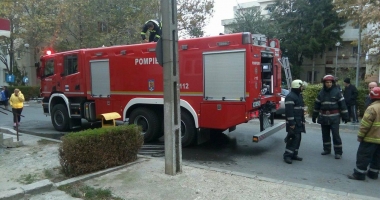 Galerie foto / Două persoane imobilizate la pat, arse într-un incendiu, la Medgidia - 3