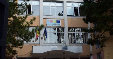 Stire din Eveniment : Noutăți despre elevul căzut de la etajul unei școli din Constanța