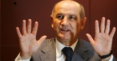 Stire din Eveniment : George COPOS, TREI ANI ȘI OPT LUNI CU EXECUTARE