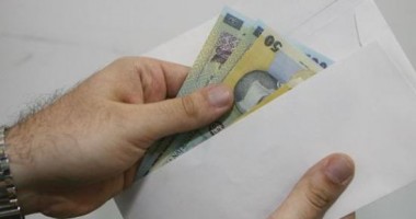 Preot care făcea pe instructorul auto reținut pentru că lua șpagă de la cursanți
