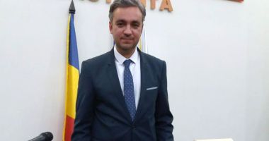 Stire din Eveniment : Noul prefect a depus jurământul de credință