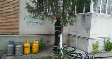 Incendiu la un apartament în Constanta, pe strada Dunării