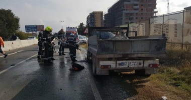 Galerie foto / Atenție! Mașină în flăcări la intrare în Constanța - 5