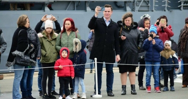 Galerie foto / Fregata "Regele Ferdinand" s-a întors acasă, la Constanța. Militarii, așteptați de prieteni și familie - 2