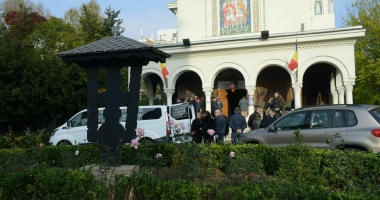 GALERIE FOTO / Șoferul care a provocat accidentul soldat cu doi tineri morți, înmormântat. I s-ar fi făcut rău la volan! - 2
