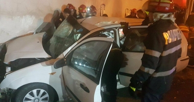 TRAGEDIE LA CONSTANȚA / DOUĂ PERSOANE AU MURIT, ÎN URMA UNUI ACCIDENT PRODUS CHIAR ÎN FAȚA ISU DOBROGEA - 2