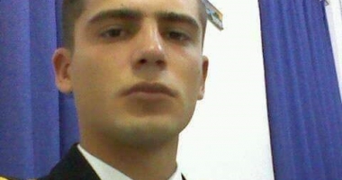 LACRIMI ȘI DURERE DUPĂ MOARTEA MILITARULUI / "Nu vreau să cred că a ajuns momentul să porți uniforma pe ultimul tău drum" - 2