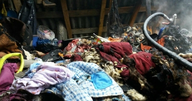 GALERIE FOTO / CASĂ DISTRUSĂ DE FLĂCĂRI! Pompierii constănțeni, în alertă - 2