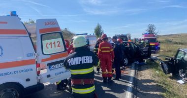 Stire din Eveniment : Un bărbat a murit, iar patru persoane au fost rănite grav într-un accident de circulație
