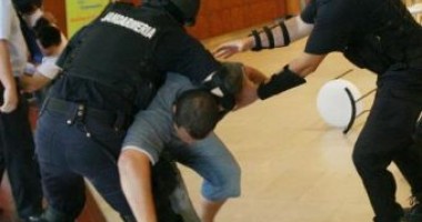 Stire din Eveniment : Scandal într-o comună constănțeană