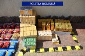 FURT de mii de lei: doi puștani au golit un magazin de cafea și țigări - 2