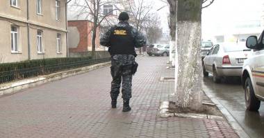 Proxeneții pasionați de arme și ducați din Megdidia au ajuns după gratii - 2