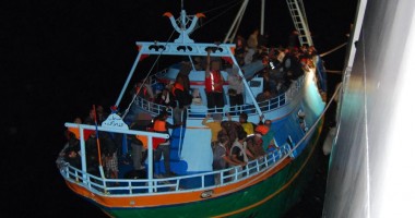 SIRIAN MORT, găsit pe o șalupă plină cu emigranți, găsit de polițiștii de frontieră - 2