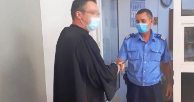 Sumă de bani găsită de jandarmi și restituită proprietarului - 2