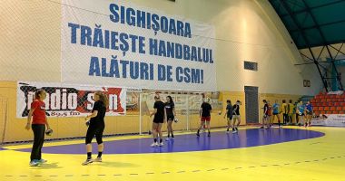 Stire din Sport : Handbalistele de la CSU Neptun, în cantonament la Sighişoara. Două jucătoare noi în lot