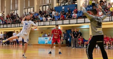 Stire din Sport : Două echipe neînvinse în campionat! CS Dinamo - HC Dobrogea Sud, derby la Bucureşti