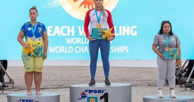 Stire din Sport : Juniorii români au acaparat podiumul la Mondialele de lupte pe plajă de la Constanţa