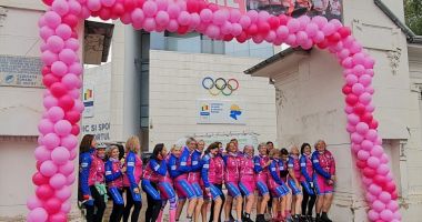 Stire din Sport : Olimpism / Învingătorii din „Paris - București Challenge” au sosit pe biciclete pe Esplanada Casei Olimpice