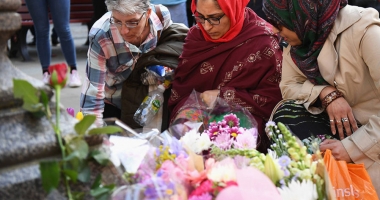 LACRIMI, DURERE ȘI NEPUTINȚĂ / IMAGINI DRAMATICE, DUPĂ TRAGEDIA CARE A ÎNDOLIAT ORAȘUL MANCHESTER - 2