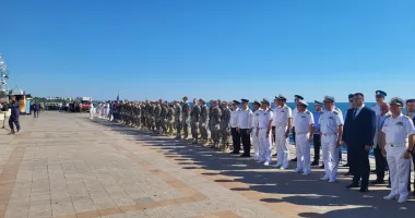 Tricolorul, celebrat de marinarii militari români. Ceremonii de Ziua Drapelului Național - 4