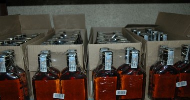 Stire din Eveniment : Polițiștii au confiscat zeci de mii de litri de alcool