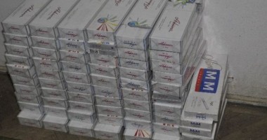 Stire din Eveniment : Aproximativ 2.000 de țigarete netimbrate, confiscate