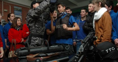 Stire din Eveniment : Elevii au aflat "secretele" polițiștilor constănțeni