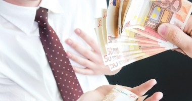 Stire din Diverse : Când să ceri prima mărire de salariu