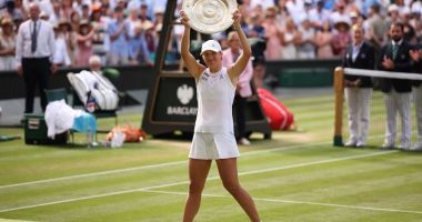 Stire din Sport : Poloneza Iga Swiatek a cucerit în premieră trofeul la Wimbledon