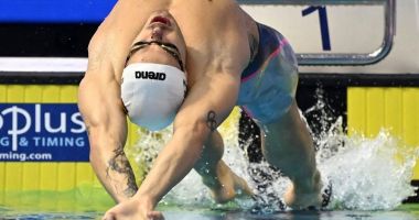 Stire din Sport : Nataţie / Robert Glință, în semifinale la 50 m spate, la Campionatul European de la Kazan