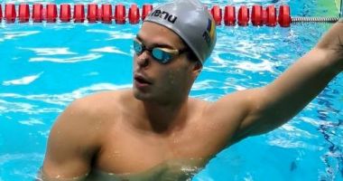 Stire din Sport : Nataţie / Robert Glinţă, în semifinale la 100 m spate, la Campionatul European de la Kazan