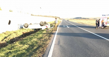 Galerie foto / ACCIDENT RUTIER LA CONSTANȚA. O MAȘINĂ S-A RĂSTURNAT - 3