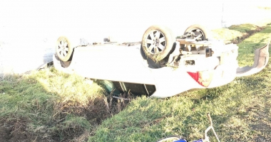 Galerie foto / ACCIDENT RUTIER LA CONSTANȚA. O MAȘINĂ S-A RĂSTURNAT - 2