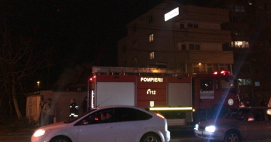 UPDATE. INCENDIU la o casă din Constanța. O PERSOANĂ A DECEDAT
