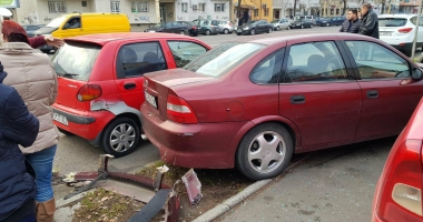 Galerie foto / Accident rutier cu 5 mașini implicate, la Constanța. Traficul este îngreunat între Dacia și Trocadero - 3