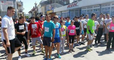 Stire din Sport : Peste 250 de studenți au participat la crosul universitar Student Run