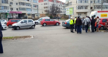 Galerie foto / Accident rutier cu 5 mașini implicate, la Constanța. Traficul este îngreunat între Dacia și Trocadero - 5