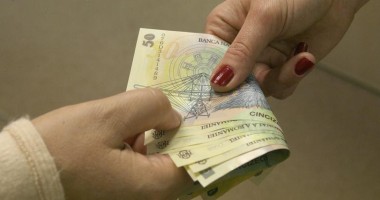 Stire din Economie : 25% dintre români au fost "invitați" să dea șpagă în 2013