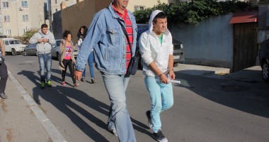 Stire din Eveniment : Ei sunt complicii învățătoarei-proxenet din Sinoe, care au ajuns după gratii
