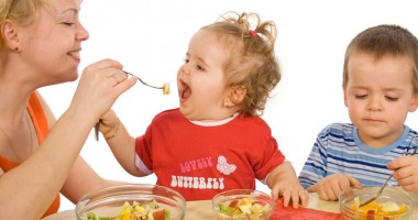 Stire din Diverse : Sfaturi pentru alimentația copiilor