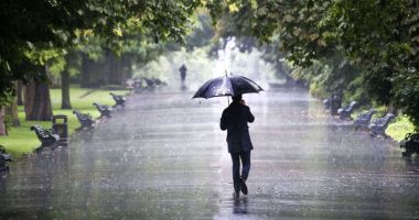 ANM avertizează: Cod galben de averse, vijelii și descărcări electrice, în 33 județe